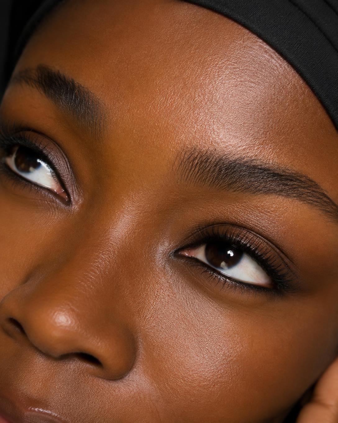 Lash line enhancement close-up